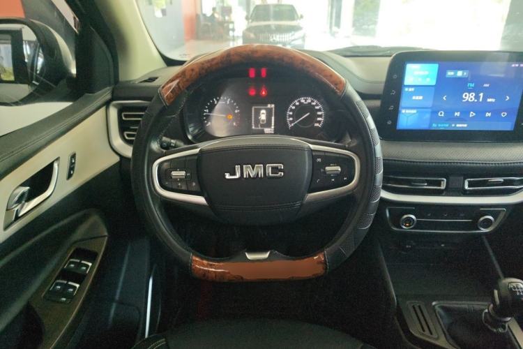 Used JMC Yuhu 7 2022 2.0T Manual Diesel Two-Wheel Drive Comfort Version Standard Wheelbase Steering Wheel