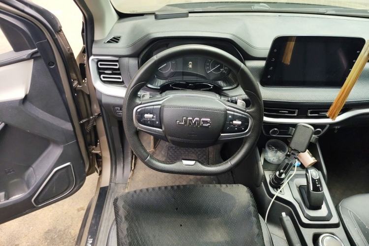 Used JMC Yuhu 7 2022 2.0T Automatic Diesel 4x4 Comfort Edition Standard Wheelbase Steering Wheel