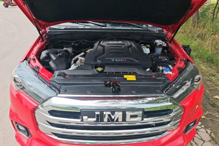 Used JMC Yuhu 7 2022 2.0T Automatic Diesel 4x4 Comfort Plus Long Wheelbase Engine Bay