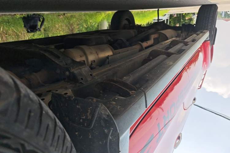 Used JMC Yuhu 7 2022 2.0T Automatic Diesel 4x4 Comfort Plus Long Wheelbase Right Side Sill