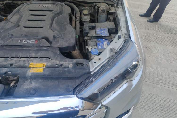 Used JMC Yuhu 7 2022 2.0T Manual Diesel Two-Wheel Drive Comfort Version Standard Wheelbase Engine Bay Left