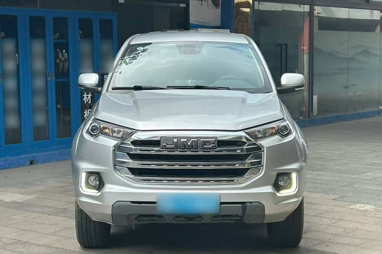 Used JMC Yuhu 7 2022 2.0T Automatic Diesel Two-Wheel Drive Comfort Version Standard Wheelbase Exterior 2