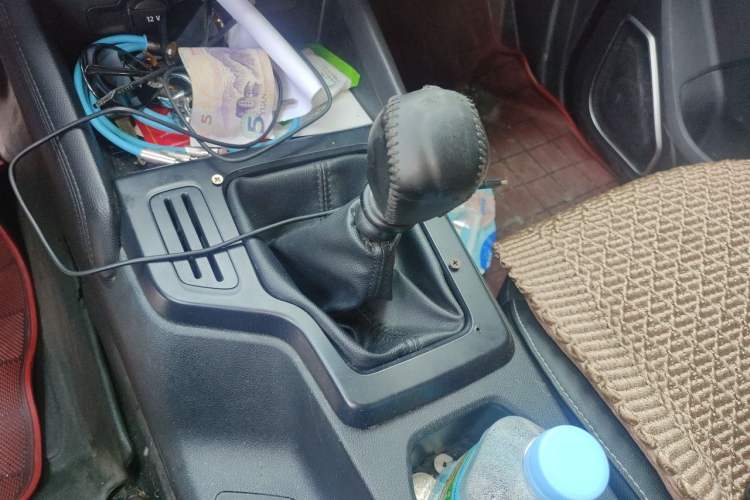Used JMC Yuhu 7 2022 2.0T Manual Diesel Two-Wheel Drive Comfort Version Standard Wheelbase Gear Lever