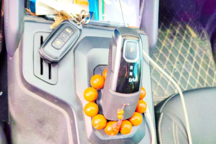 Used JMC Yuhu 7 2022 2.0T Automatic Diesel Two-Wheel Drive Comfort Version Standard Wheelbase Gear Lever