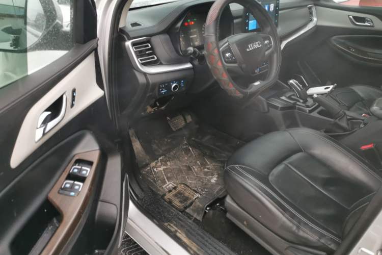 Used JMC Yuhu 7 2022 2.0T Automatic Diesel 4x4 Comfort Plus Long Wheelbase Left Front Seat
