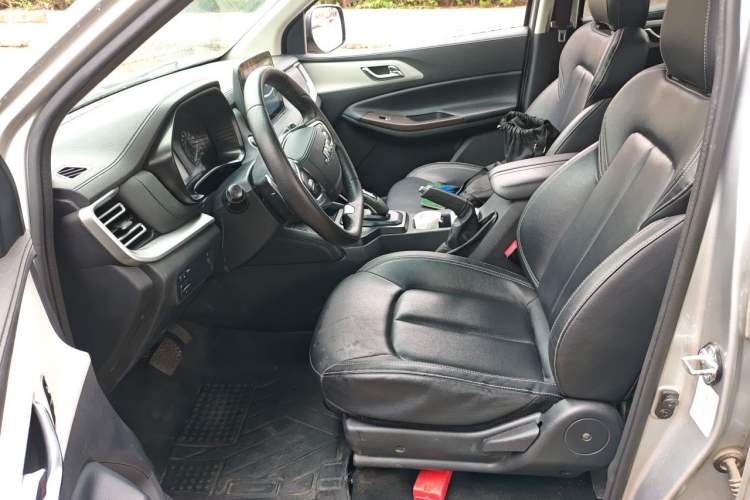 Used JMC Yuhu 7 2022 2.0T Automatic Diesel Two-Wheel Drive Comfort Plus Long Wheelbase Left Front Seat