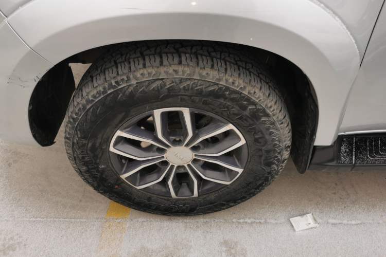 Used JMC Yuhu 7 2022 2.0T Automatic Diesel 4x4 Comfort Plus Long Wheelbase Left Front Wheel Hub
