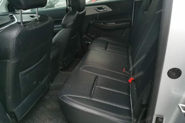Used JMC Yuhu 7 2022 2.0T Automatic Diesel 4x4 Comfort Plus Long Wheelbase Left Rear Seat