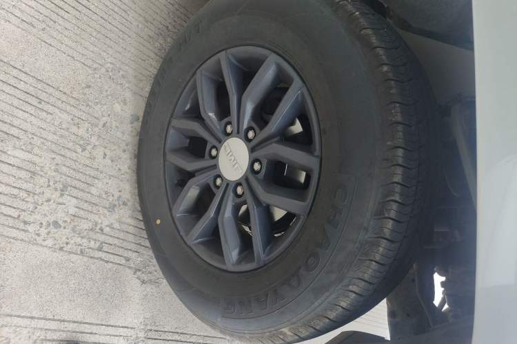Used JMC Yuhu 7 2022 2.0T Manual Diesel Two-Wheel Drive Comfort Version Standard Wheelbase Right Front Wheel Hub