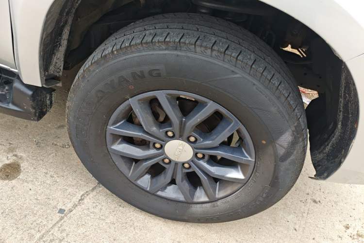 Used JMC Yuhu 7 2022 2.0T Automatic Diesel Two-Wheel Drive Comfort Plus Long Wheelbase Right Front Wheel Hub