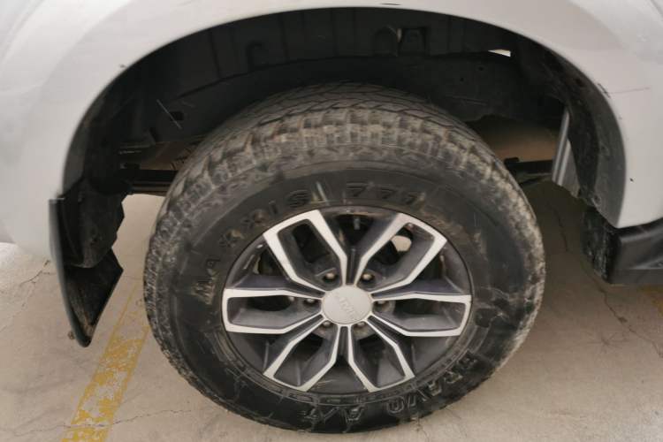 Used JMC Yuhu 7 2022 2.0T Automatic Diesel 4x4 Comfort Plus Long Wheelbase Right Rear Wheel Hub