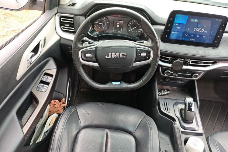 Used JMC Yuhu 7 2022 2.0T Automatic Diesel Two-Wheel Drive Comfort Plus Long Wheelbase Steering Wheel