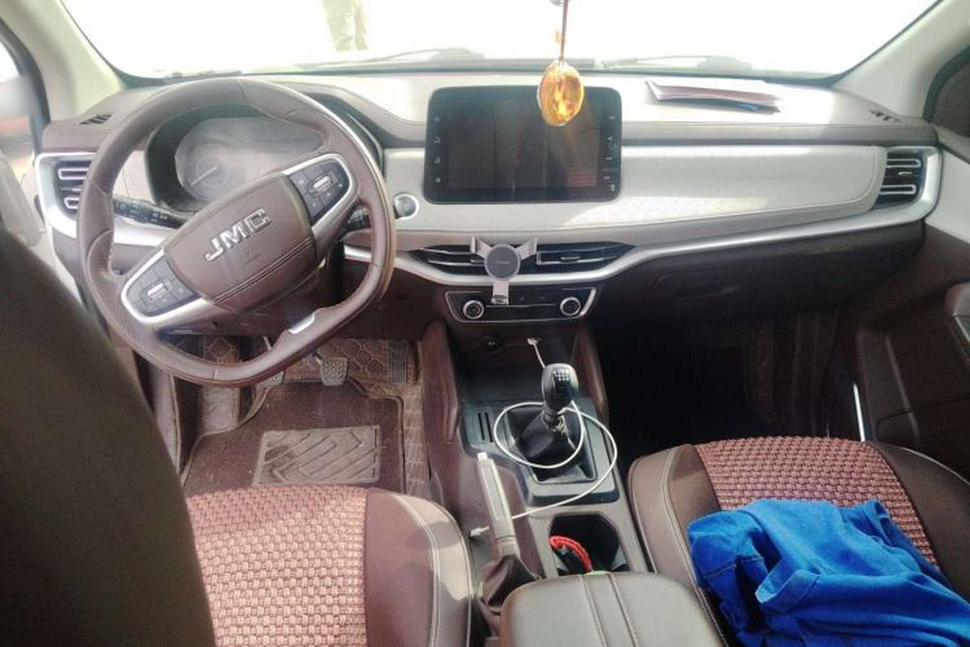 Used JMC Yuhu 7 2022 2.0T Manual Diesel Two-Wheel Drive Comfort Plus Long Wheelbase Center Console