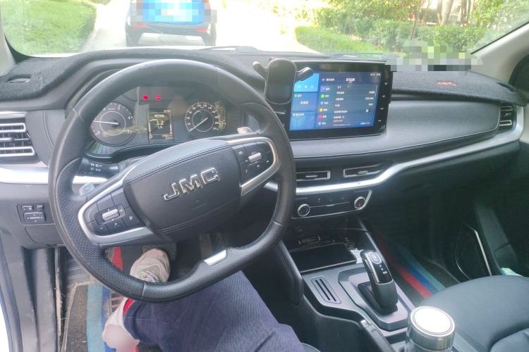 Used JMC Yuhu 7 2022 2.0T Automatic Diesel Two-Wheel Drive Comfort Plus Long Wheelbase Center Console