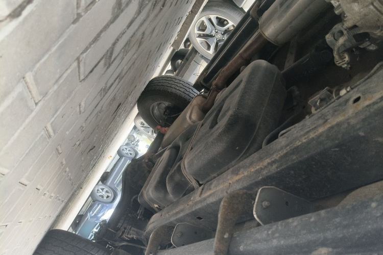 Used JMC Yuhu 7 2022 2.0T Automatic Gasoline 4x4 Comfort Edition Standard Wheelbase JX4G20A6L Chassis Front Left