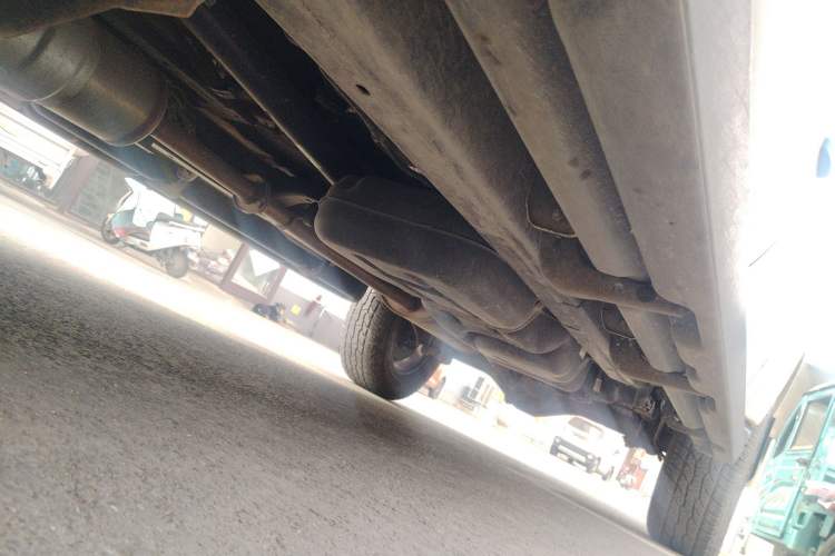 Used JMC Yuhu 7 2022 2.0T Manual Diesel Two-Wheel Drive Comfort Plus Long Wheelbase Chassis Front Left
