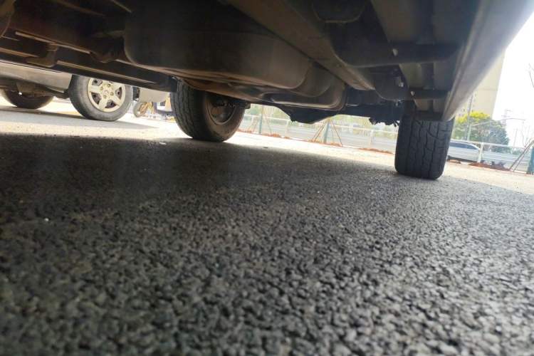 Used JMC Yuhu 7 2022 2.0T Manual Diesel 4x4 Comfort Version Standard Wheelbase Chassis Front Left