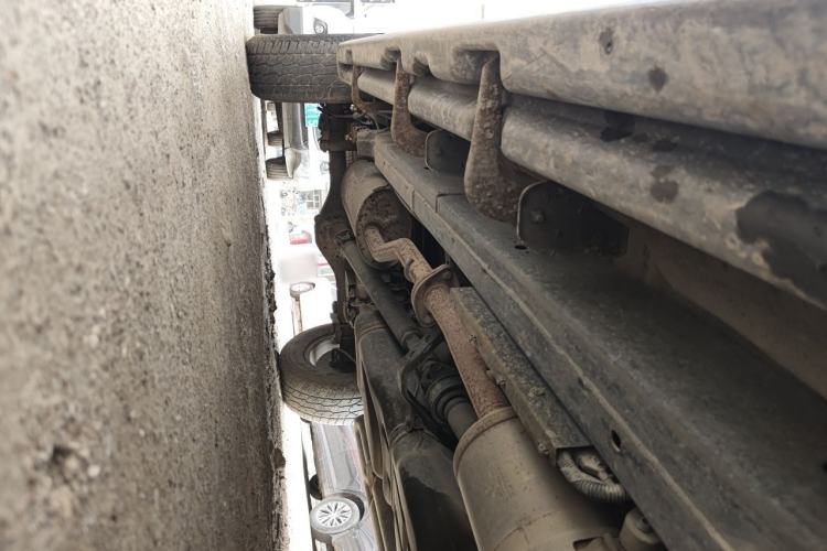 Used JMC Yuhu 7 2022 2.0T Automatic Diesel 4x4 Comfort Plus Long Wheelbase Chassis Front Right