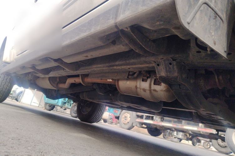 Used JMC Yuhu 7 2022 2.0T Manual Diesel Two-Wheel Drive Comfort Plus Long Wheelbase Chassis Front Right