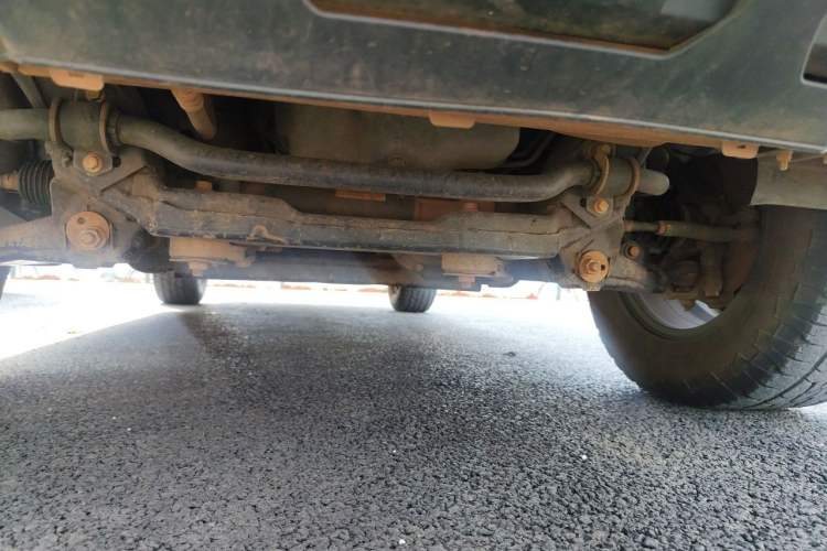Used JMC Yuhu 7 2022 2.0T Manual Diesel 4x4 Comfort Version Standard Wheelbase Chassis Front