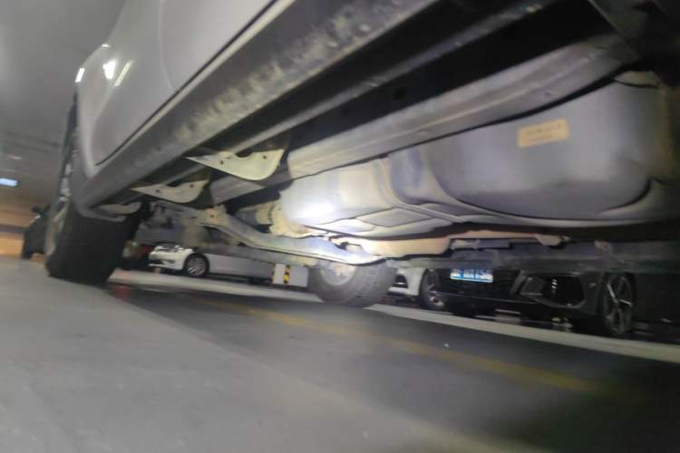 Used JMC Yuhu 7 2022 2.0T Manual Diesel 4x4 Comfort Version Standard Wheelbase Chassis Rear Left