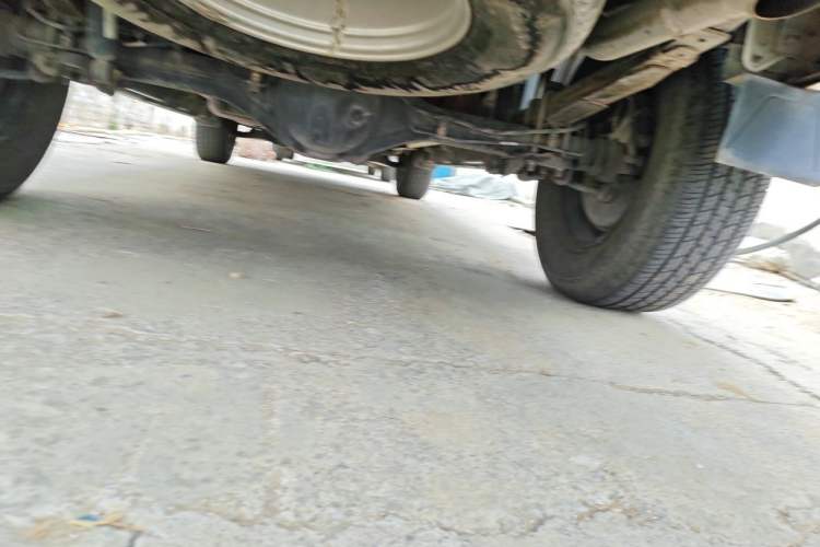 Used JMC Yuhu 7 2022 2.0T Manual Diesel Two-Wheel Drive Comfort Plus Long Wheelbase Chassis Rear