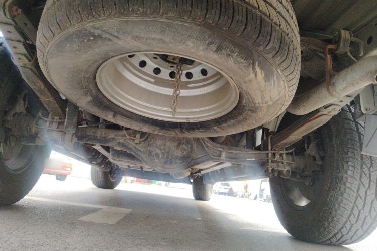 Used JMC Yuhu 7 2022 2.0T Manual Diesel Two-Wheel Drive Comfort Plus Long Wheelbase Chassis Rear