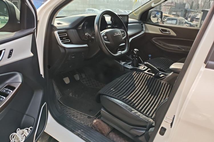 Used JMC Yuhu 7 2022 2.0T Manual Diesel Two-Wheel Drive Comfort Version Standard Wheelbase Driver Seat