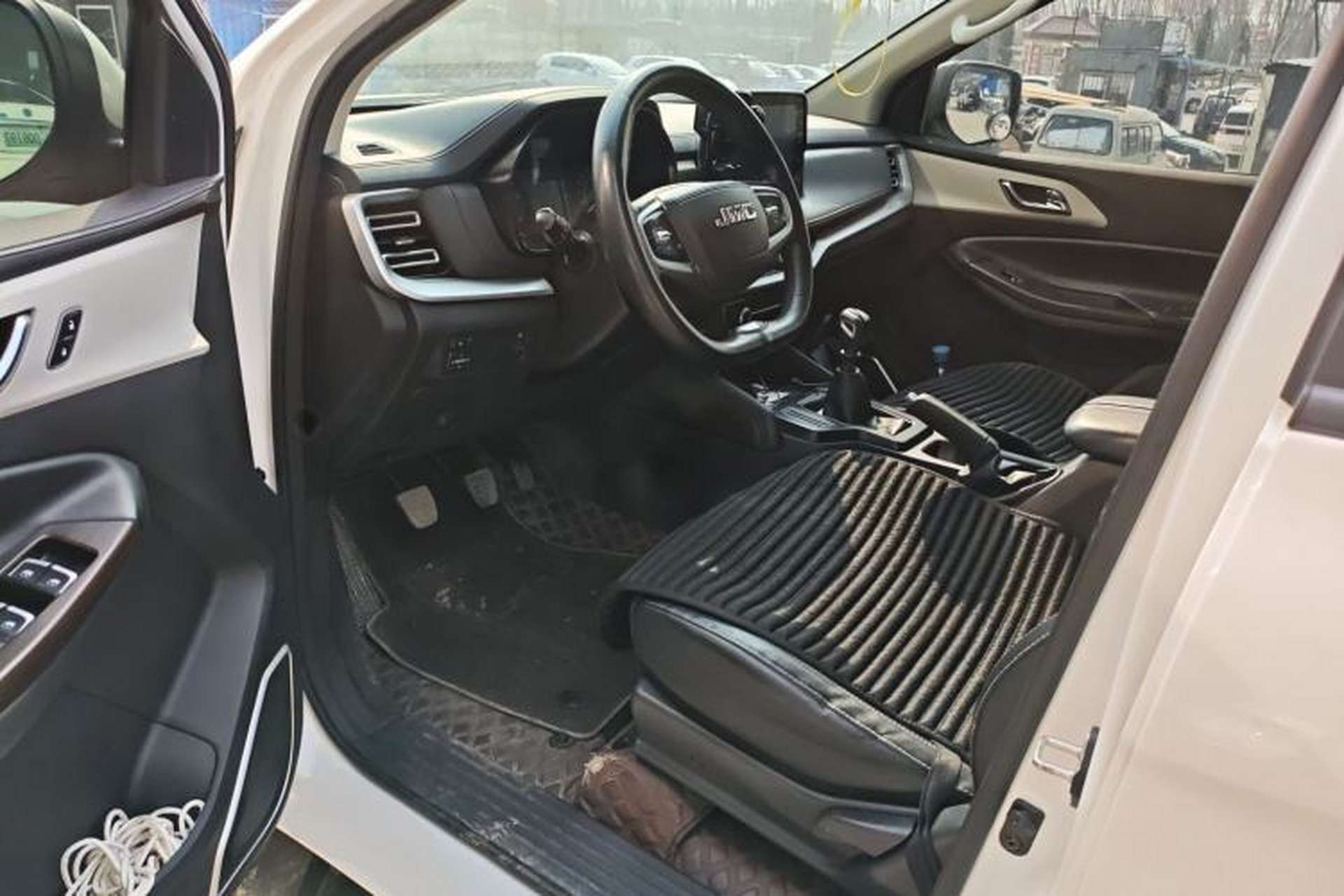 Used JMC Yuhu 7 2022 2.0T Manual Diesel Two-Wheel Drive Comfort Version Standard Wheelbase Driver Seat