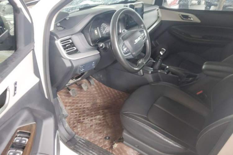 Used JMC Yuhu 7 2022 2.0T Manual Diesel Two-Wheel Drive Comfort Version Standard Wheelbase Driver Seat