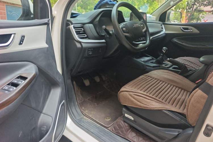 Used JMC Yuhu 7 2022 2.0T Manual Diesel Two-Wheel Drive Comfort Version Standard Wheelbase Driver Seat