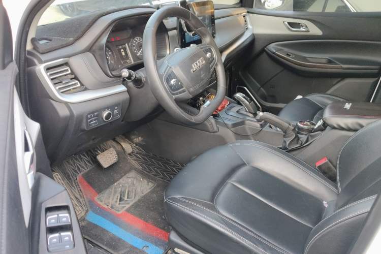 Used JMC Yuhu 7 2022 2.0T Automatic Diesel 4x4 Comfort Plus Long Wheelbase Driver Seat