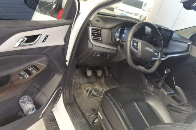 Used JMC Yuhu 7 2022 2.0T Manual Diesel Two-Wheel Drive Comfort Plus Long Wheelbase Driver Seat