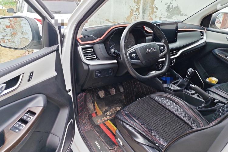 Used JMC Yuhu 7 2022 2.0T Manual Diesel Two-Wheel Drive Comfort Plus Long Wheelbase Driver Seat