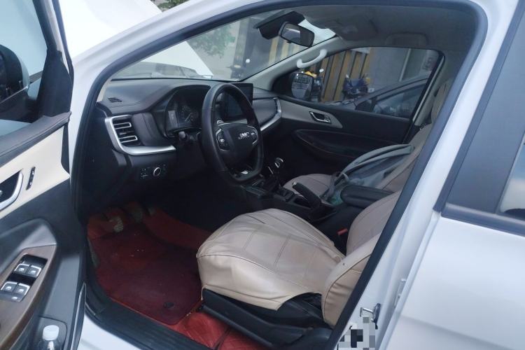 Used JMC Yuhu 7 2022 2.0T Manual Diesel 4x4 Comfort Version Standard Wheelbase Driver Seat