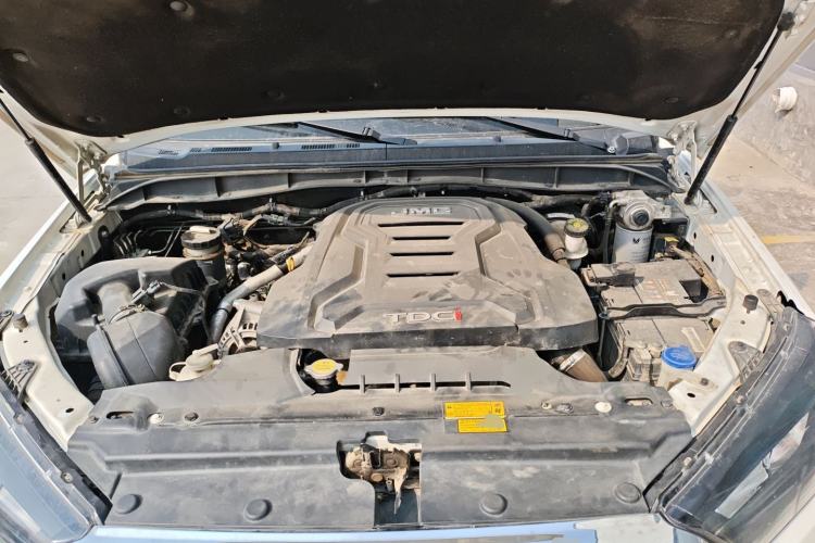 Used JMC Yuhu 7 2022 2.0T Manual Diesel Two-Wheel Drive Comfort Version Standard Wheelbase Engine Bay