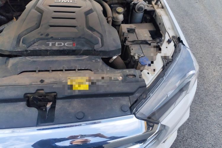 Used JMC Yuhu 7 2022 2.0T Manual Diesel 4x4 Comfort Version Standard Wheelbase Engine Bay Left