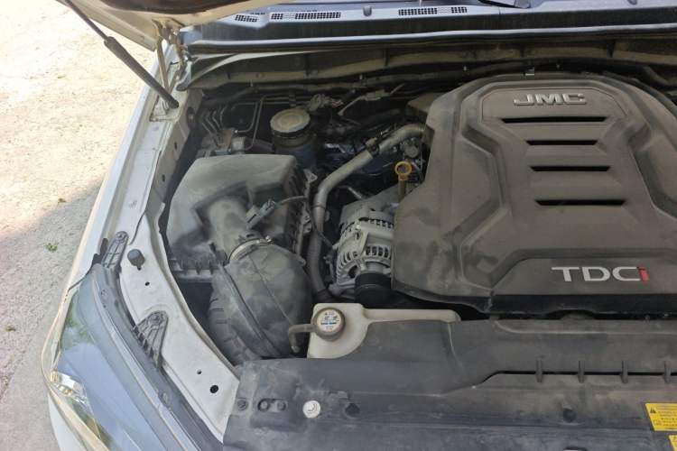 Used JMC Yuhu 7 2022 2.0T Manual Diesel Two-Wheel Drive Comfort Version Standard Wheelbase Engine Bay Right