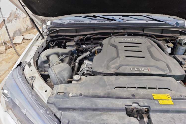 Used JMC Yuhu 7 2022 2.0T Manual Diesel Two-Wheel Drive Comfort Plus Long Wheelbase Engine Bay Right