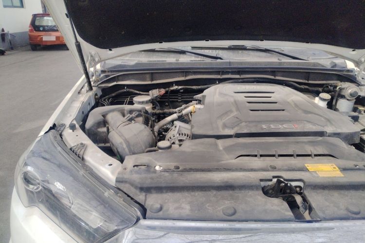 Used JMC Yuhu 7 2022 2.0T Manual Diesel Two-Wheel Drive Comfort Plus Long Wheelbase Engine Bay Right
