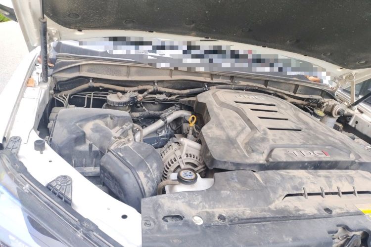 Used JMC Yuhu 7 2022 2.0T Automatic Diesel Two-Wheel Drive Comfort Plus Long Wheelbase Engine Bay Right