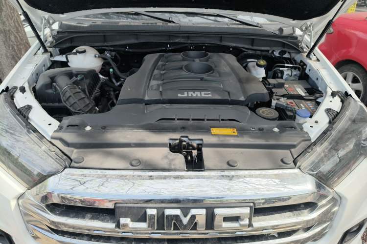 Used JMC Yuhu 7 2022 2.0T Automatic Gasoline 4x4 Comfort Edition Standard Wheelbase JX4G20A6L Engine Bay