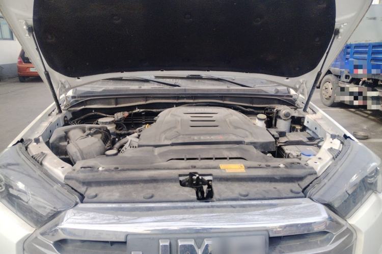 Used JMC Yuhu 7 2022 2.0T Manual Diesel Two-Wheel Drive Comfort Plus Long Wheelbase Engine Bay