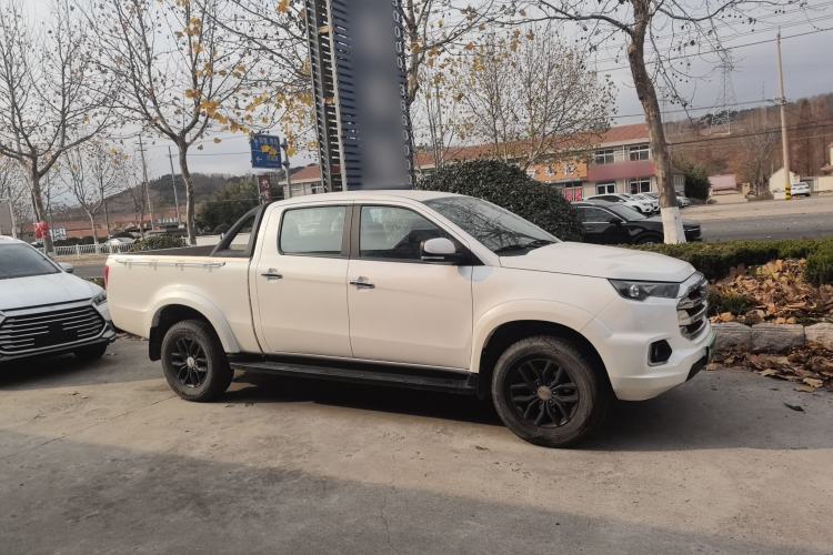 Used JMC Yuhu 7 2022 2.0T Automatic Diesel Two-Wheel Drive Comfort Plus Long Wheelbase Exterior 2