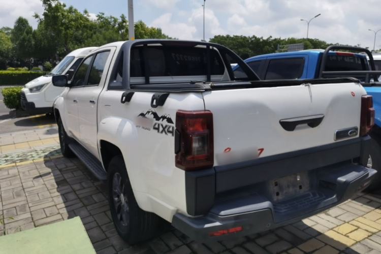 Used JMC Yuhu 7 2022 2.0T Manual Diesel 4x4 Comfort Version Standard Wheelbase Exterior 2