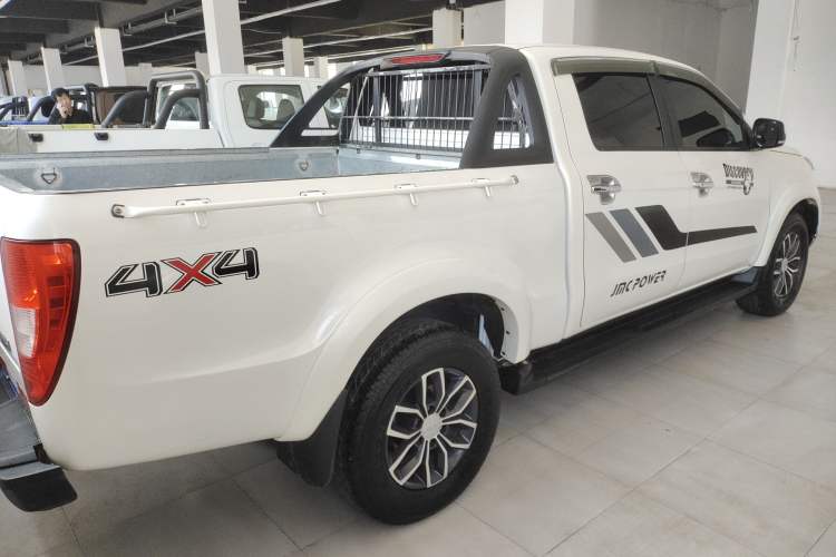 Used JMC Yuhu 7 2022 2.0T Manual Diesel 4x4 Comfort Plus Long Wheelbase Exterior 3