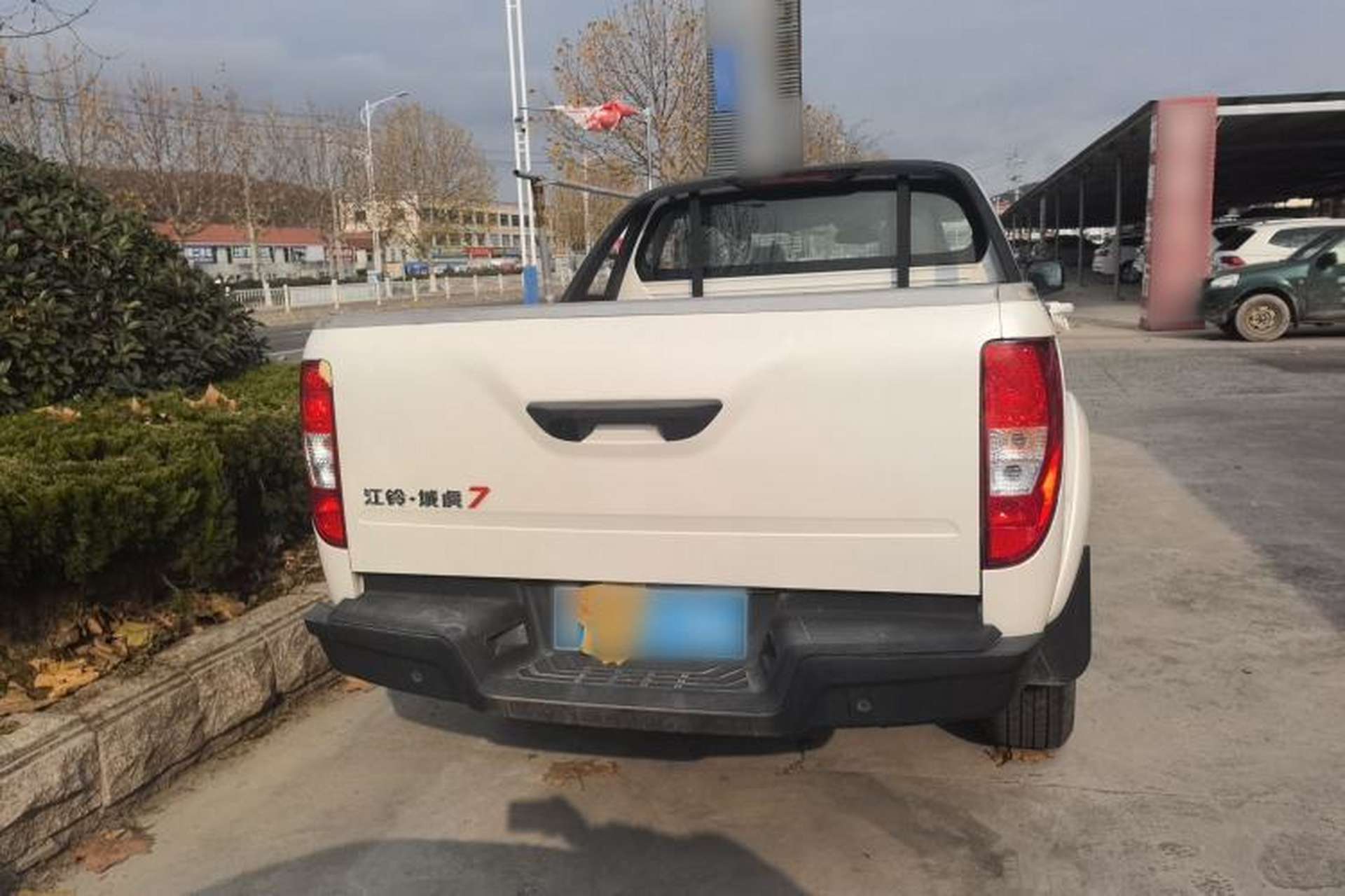 Used JMC Yuhu 7 2022 2.0T Automatic Diesel Two-Wheel Drive Comfort Plus Long Wheelbase Exterior 4