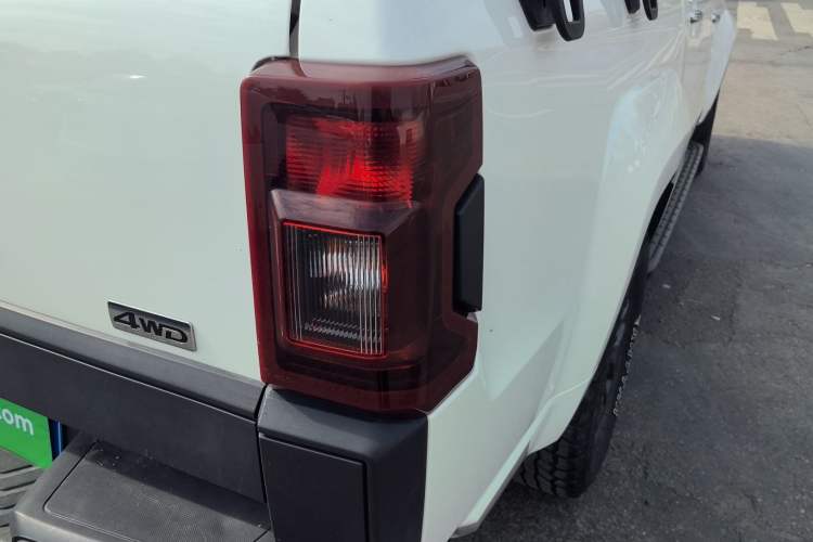 Used JMC Yuhu 7 2022 2.0T Automatic Diesel 4x4 Comfort Edition Standard Wheelbase Exterior 6