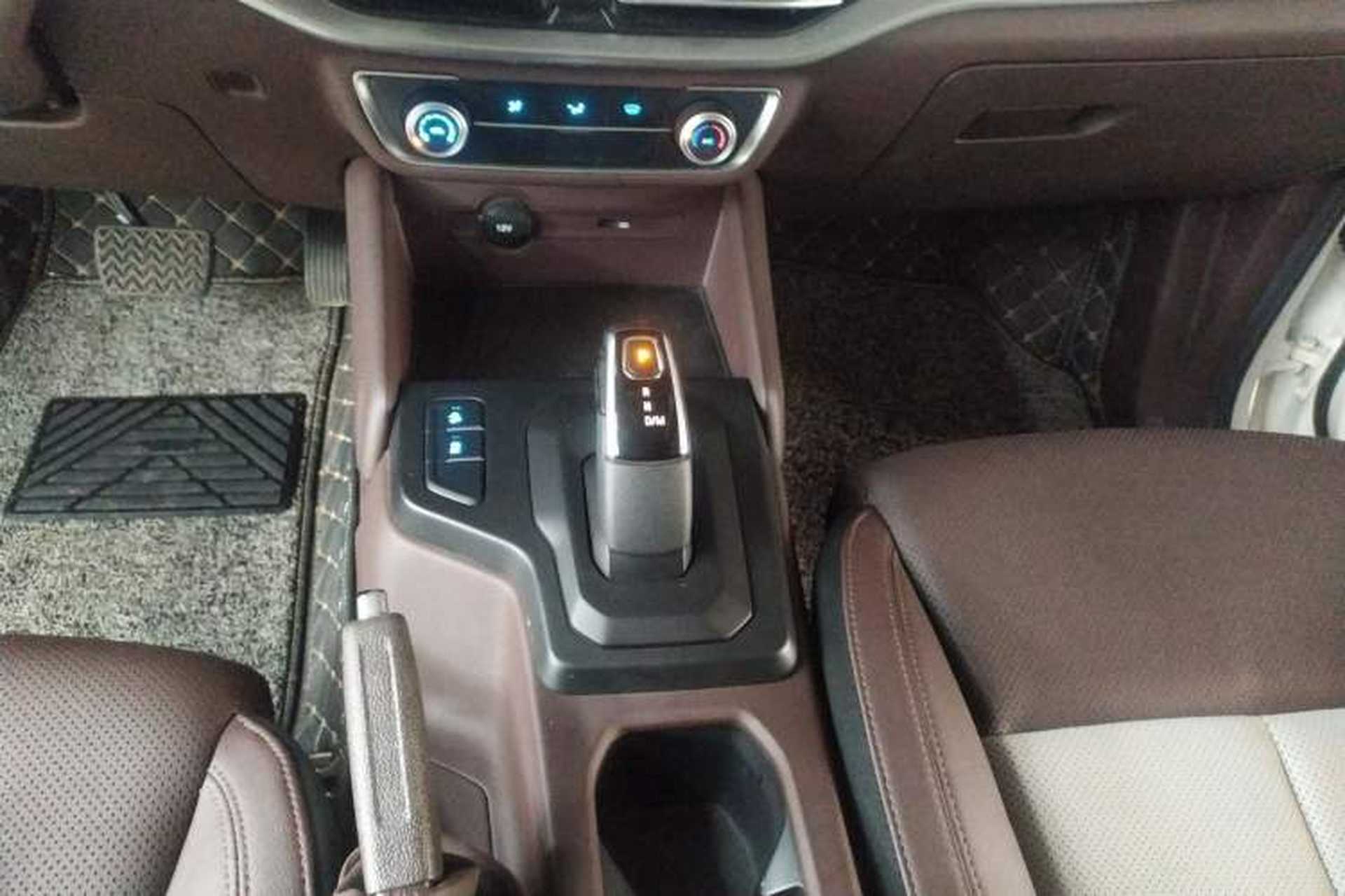 Used JMC Yuhu 7 2022 2.0T Automatic Gasoline 4x4 Comfort Edition Standard Wheelbase JX4G20A6L Gear Lever