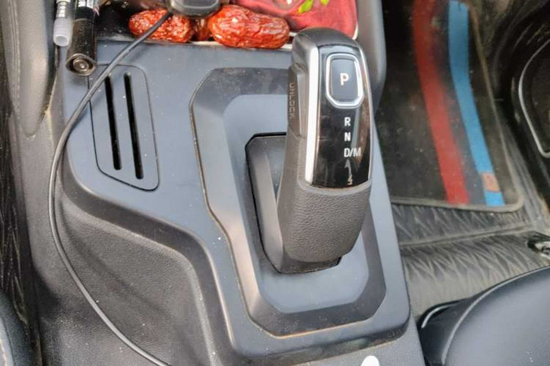 Used JMC Yuhu 7 2022 2.0T Automatic Diesel 4x4 Comfort Plus Long Wheelbase Gear Lever